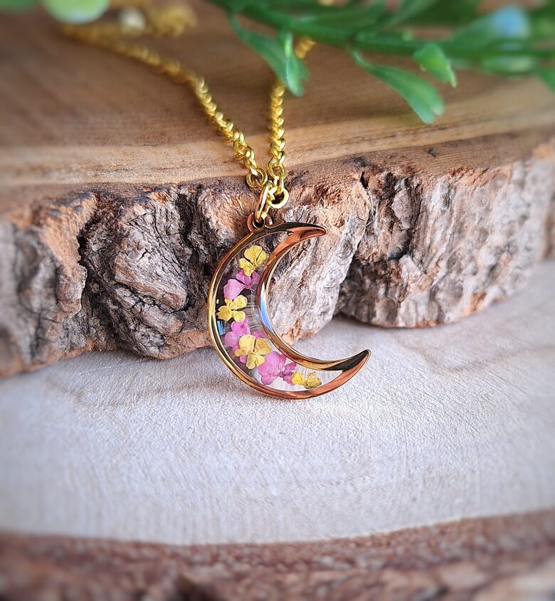 Wiosenny wisiorek z kwiatami - ogród na księżycu 