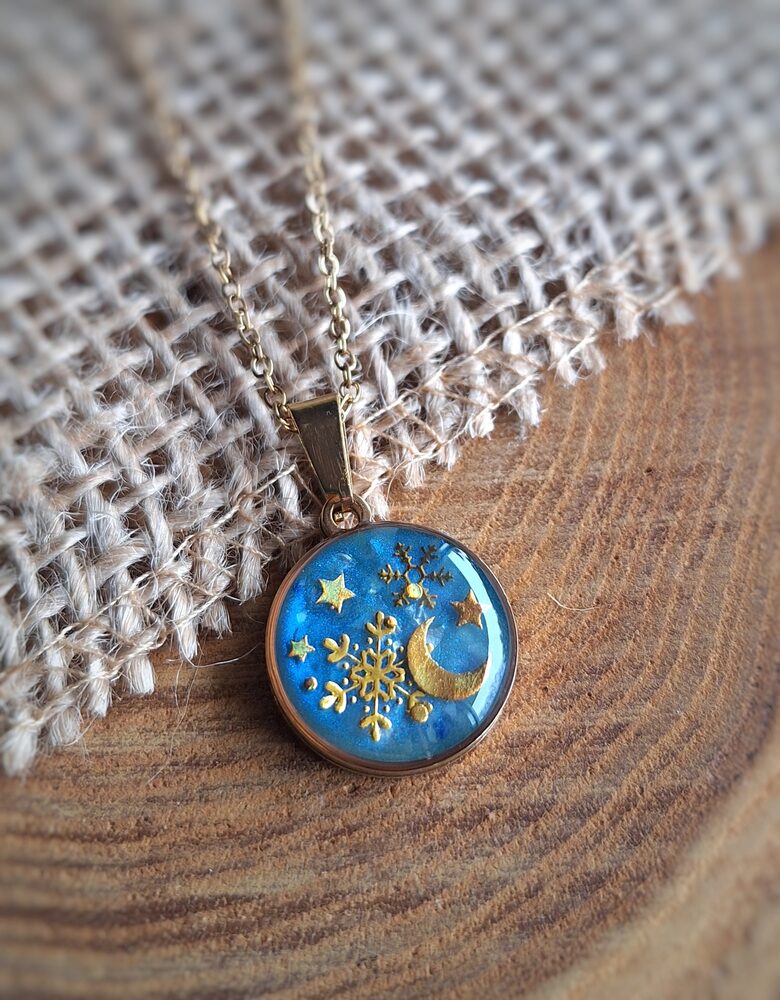 ZIMOWA KOLEKCJA - wisiorek z żywicy - Złota Noc