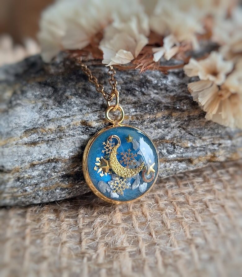 ZIMOWA KOLEKCJA - Wisiorek z żywicy - Mroźna Noc 