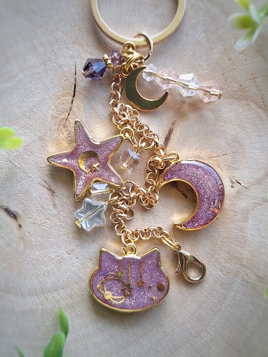 Brelok Kotek w kosmosie - rękodzieło z żywicy