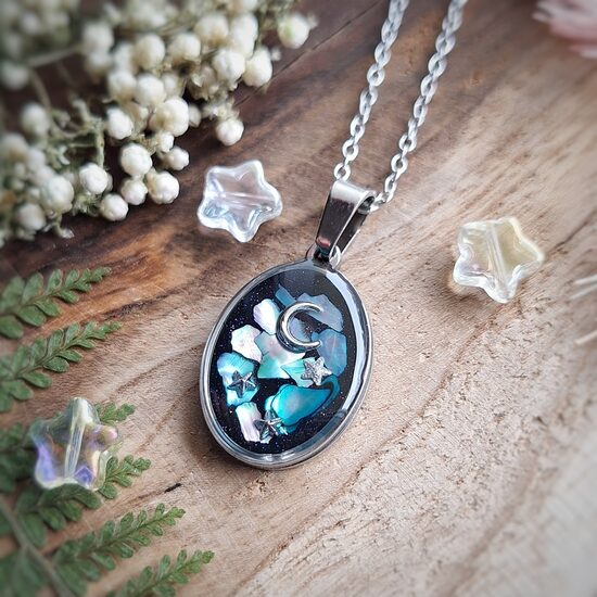 Naszyjnik "Księżyc nad Oceanem"  - Biżuteria z żywicy - Stal Nierdzewna