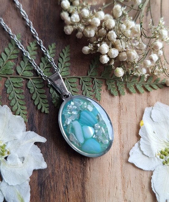 Naszyjnik "Morska Laguna" Wisiorek z niebieskimi kamieniami i masą perłową | Topikowo.art